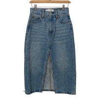 Denim Forum Light Wash Size 23 Almost New