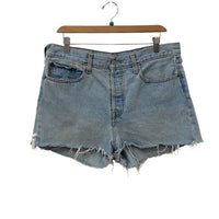 Levis Light Wash Size 32 Almost New