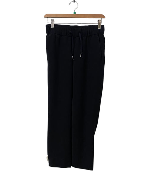 Lululemon Black Size 2 Jogger Almost New