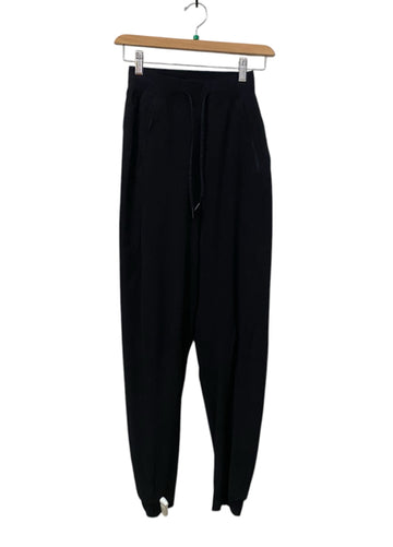 Lululemon Black Size 2 Jogger Almost New