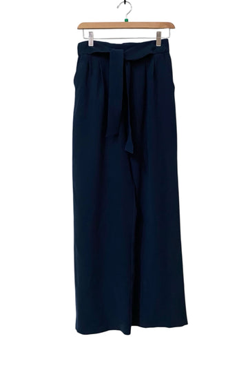 Lululemon Navy Size 6 Jogger Almost New